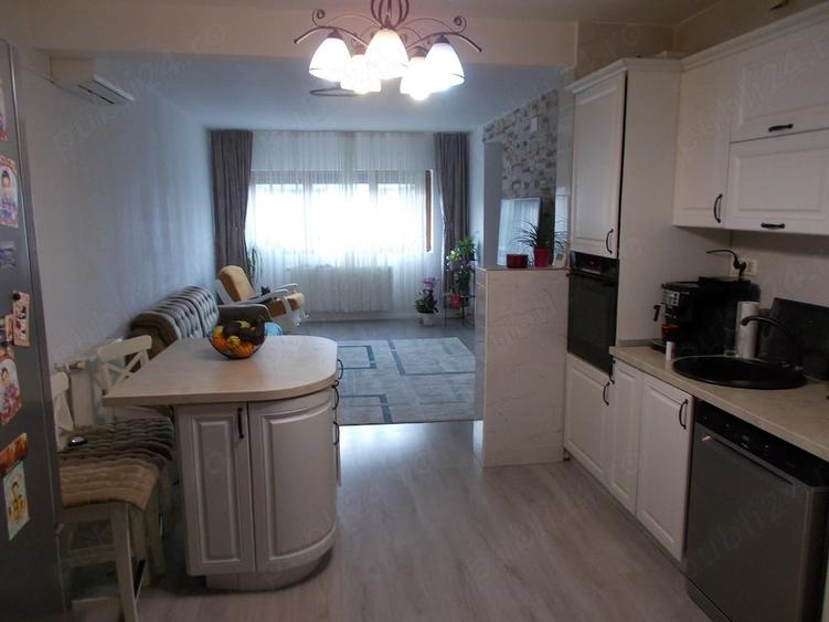 Casă cu 3 camere cu Teren 316 Mp în Dumbrăvița