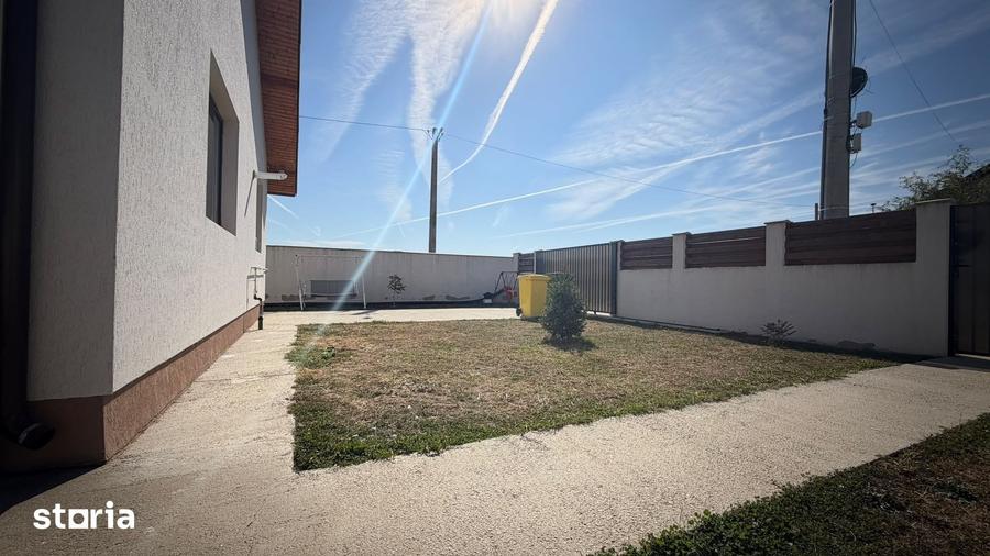 Casă cu 3 camere cu Teren 430 Mp în Domnești