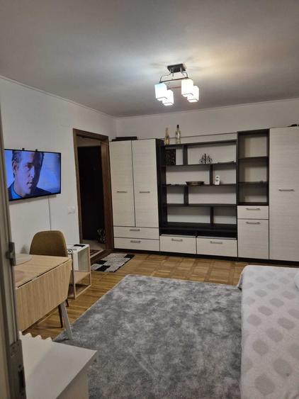 Apartament cu 2 camere semidecomandat în Gara de Nord