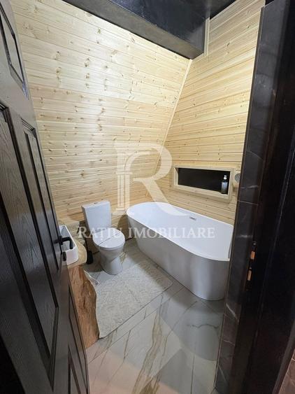 Casă cu 4 camere cu Canalizare în Central