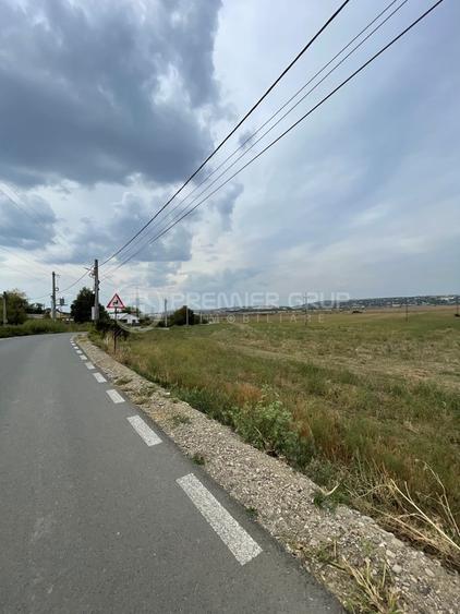 Teren Construcții intravilan de 17500 mp, în Miroslava