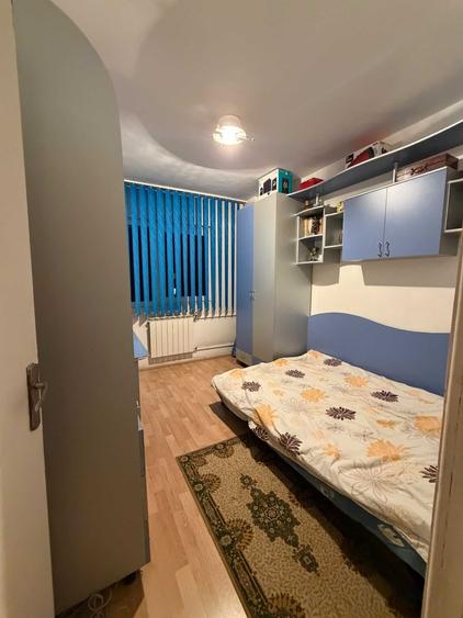 Apartament cu 4 camere semidecomandat în Micălaca