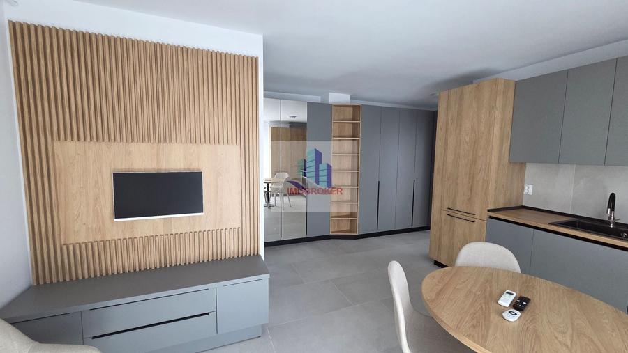 Apartament cu 2 camere semidecomandat, mobilat în Florești