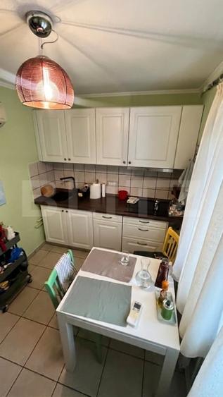 Apartament cu 3 camere decomandat, mobilat în Aradului