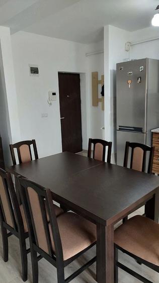 Apartament cu 2 camere semidecomandat, mobilat în Giroc