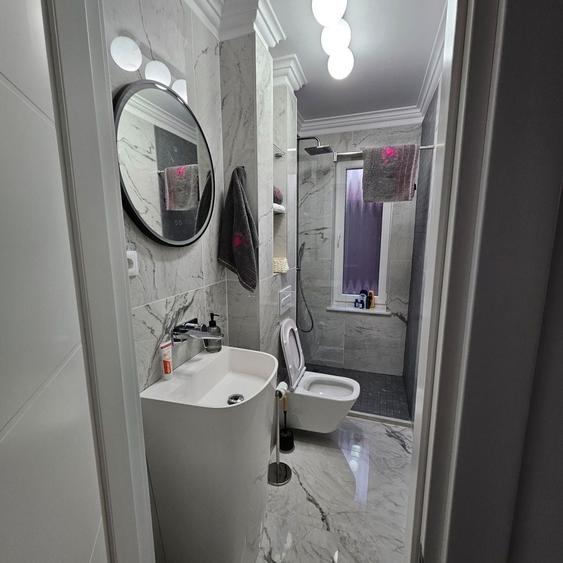 Casă cu 4 camere cu Teren 180 Mp în Florești