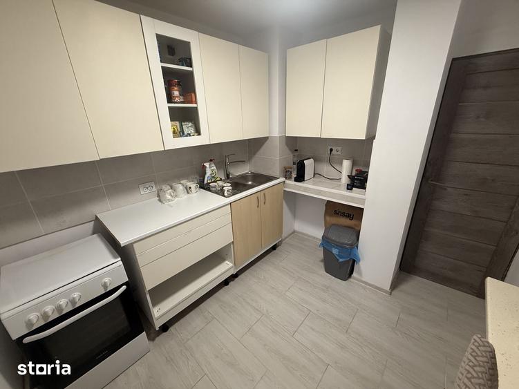 Apartament cu 5 camere în Micro 3