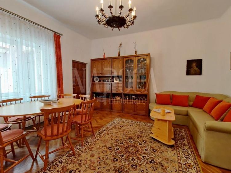 Casă individuală cu 6 camere cu Canalizare în Dâmbul Rotund