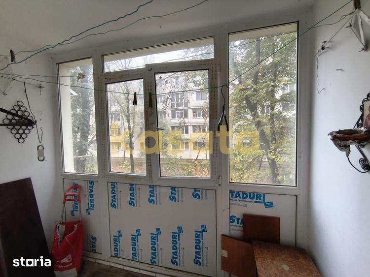 Apartament cu 3 camere semidecomandat în Titan