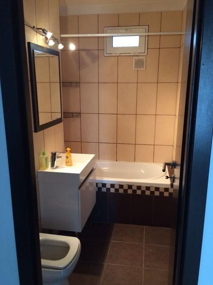 Apartament cu 3 camere semidecomandat în Titan