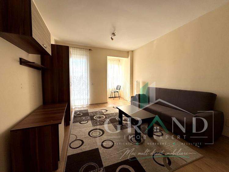 Apartament cu 2 camere semidecomandat, mobilat în Semicentral
