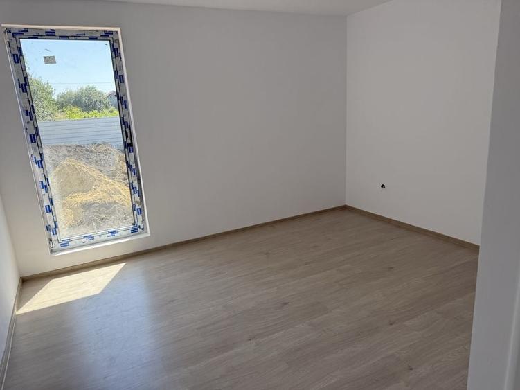Casă cu 4 camere în Potârnichești