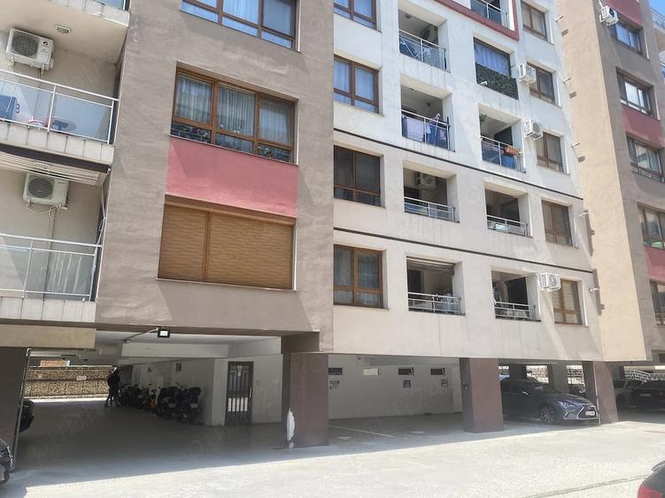 Apartament cu 3 camere decomandat în Metalurgiei