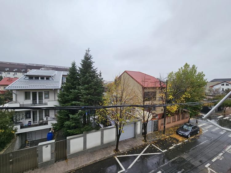 Apartament cu 2 camere semidecomandat în Brâncoveanu