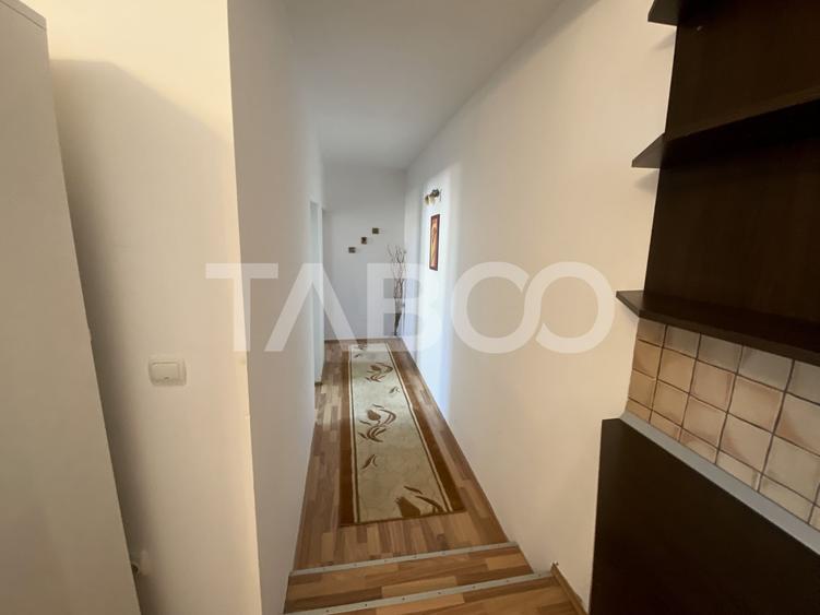 Apartament cu 3 camere decomandat, mobilat în Turnișor