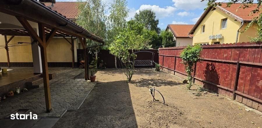 Casă cu 4 camere cu Teren 320 Mp în Dumbrăvița