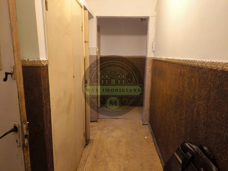 Apartament cu 3 camere nedecomandat în Malu Roșu