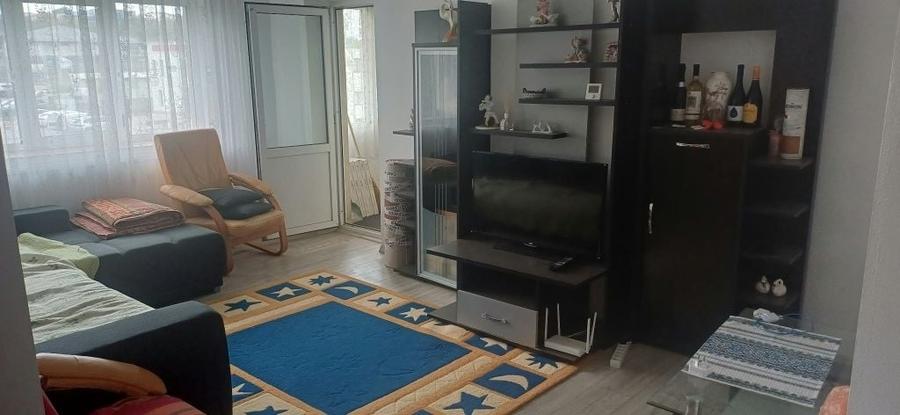Apartament cu 3 camere decomandat în Valea Lupului