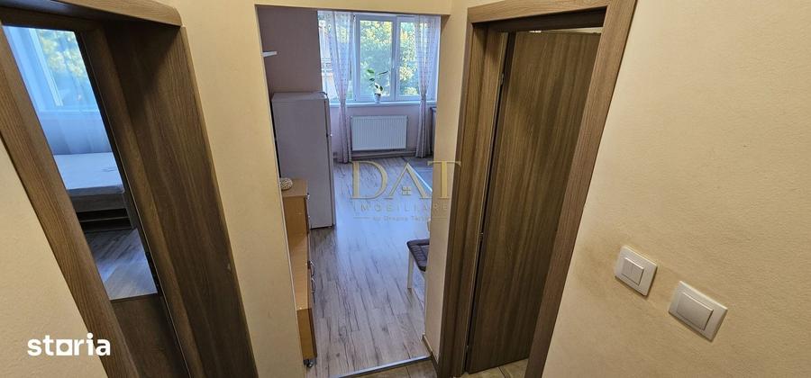 Garsonieră decomandată, mobilată în Gruia