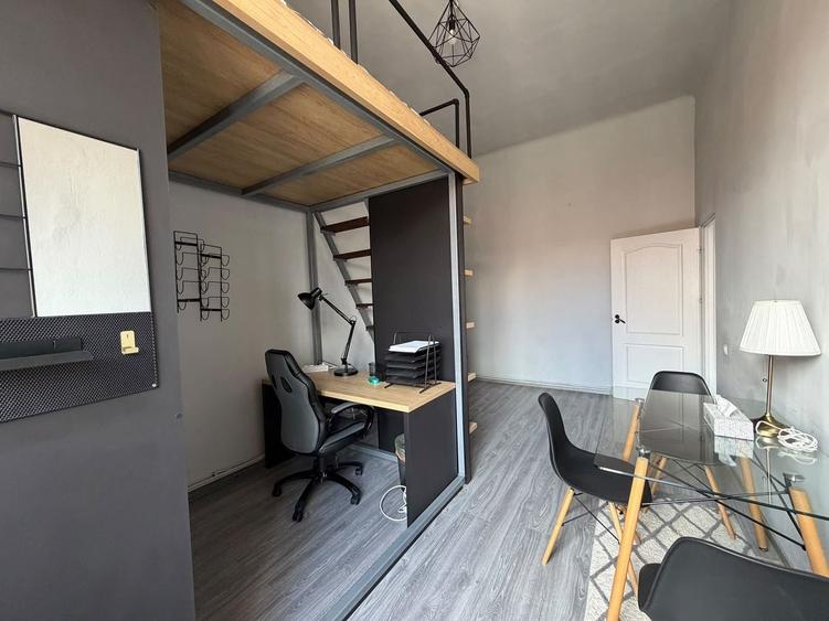 Apartament cu 3 camere decomandat, mobilat în Ultracentral