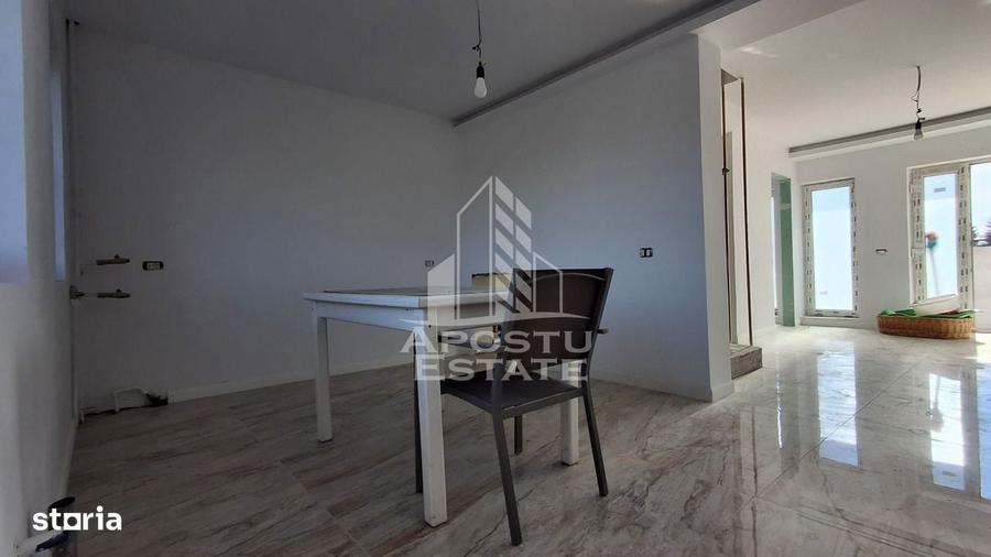 Casă cu 5 camere cu Teren 200 Mp în Mașloc