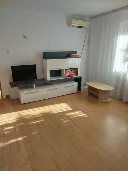Inchiriez apartament cu 2 camere semidecomandat Zina Uioara in Berceni sectorul 41800 RON - 1