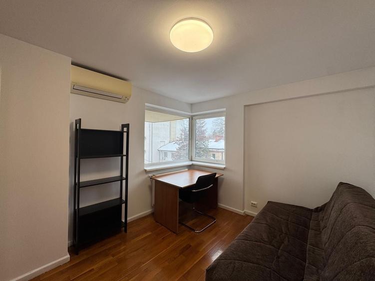 Apartament cu 3 camere decomandat în Aviatorilor