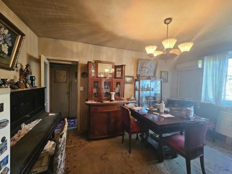 Apartament cu 3 camere semidecomandat în Basarabia