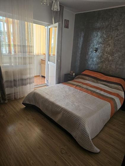 Apartament cu 3 camere decomandat în Găvana