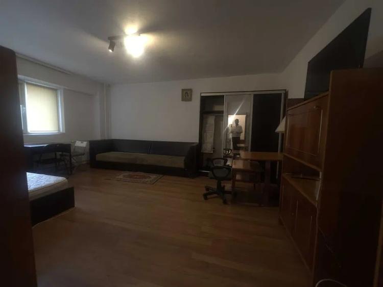 Calea Calarasilor, garsoniera, 300 euro, 6 min metrou Muncii - 3