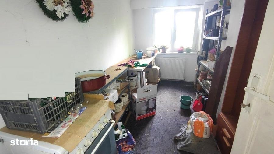 Casă cu 6 camere cu Teren 385 Mp în Dâmbul Rotund