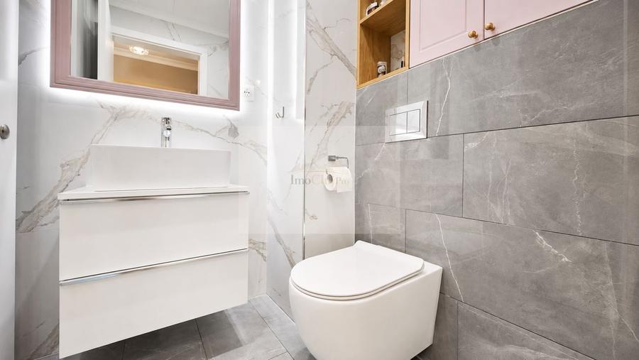 Apartament cu 3 camere semidecomandat, mobilat în Semicentral
