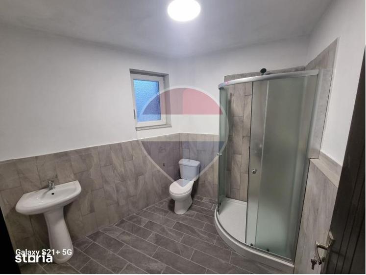 Casă cu 5 camere cu Teren 300 Mp în Central