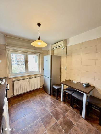Apartament cu 3 camere, mobilat în Obor