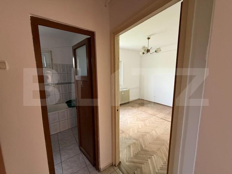 Apartament cu 3 camere semidecomandat în Nord
