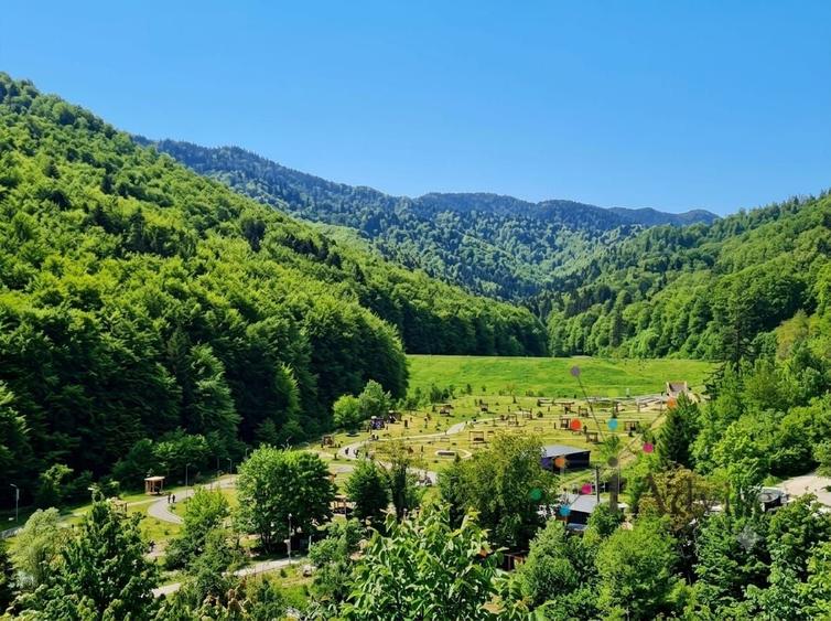 Apartament cu 2 camere decomandat în Răcădău