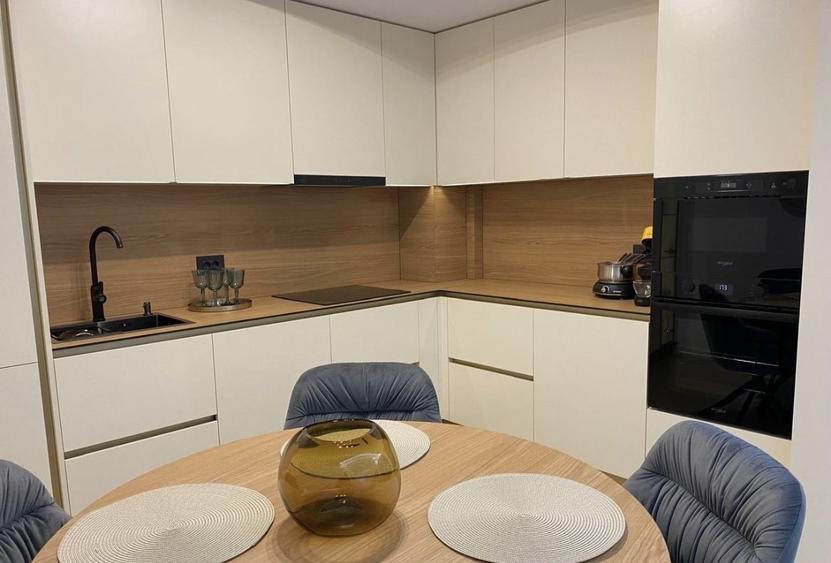 Apartament cu 3 camere decomandat, mobilat în Aviației