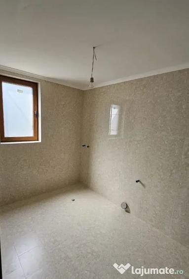 Casă cu 4 camere cu Teren 450 Mp în Burdujeni