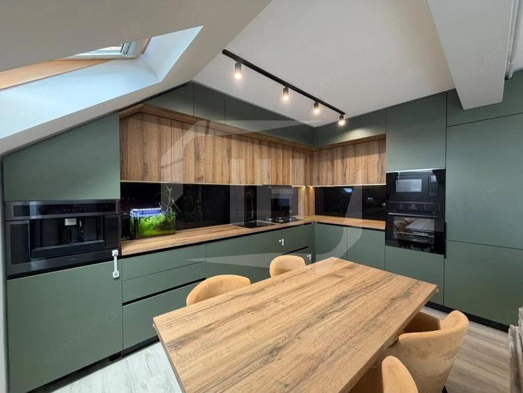 Apartament cu 3 camere semidecomandat în Central
