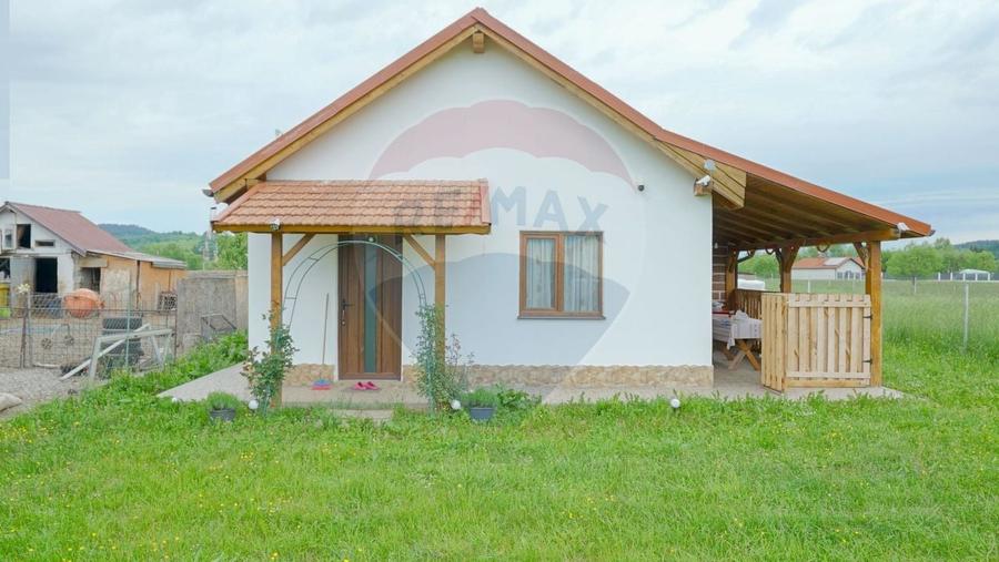 Teren Construcții intravilan de 2551 mp, în Acriș