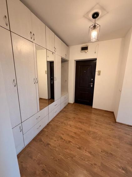 Apartament cu 2 camere semidecomandat în Brâncoveanu