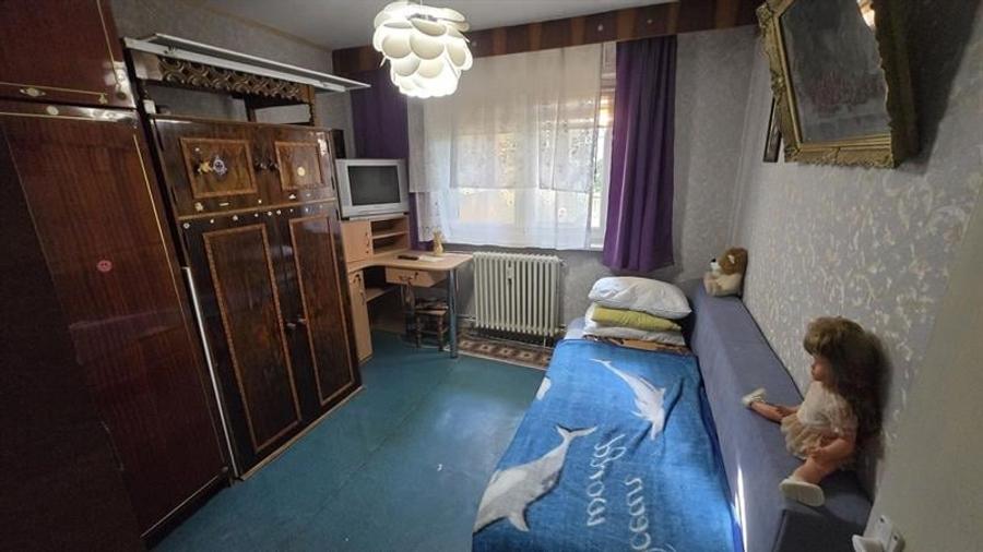 Apartament cu 2 camere semidecomandat, mobilat în Craiovița Nouă