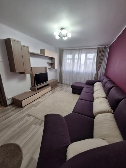 Apartament cu 3 camere decomandat, mobilat în Valea Ialomiței