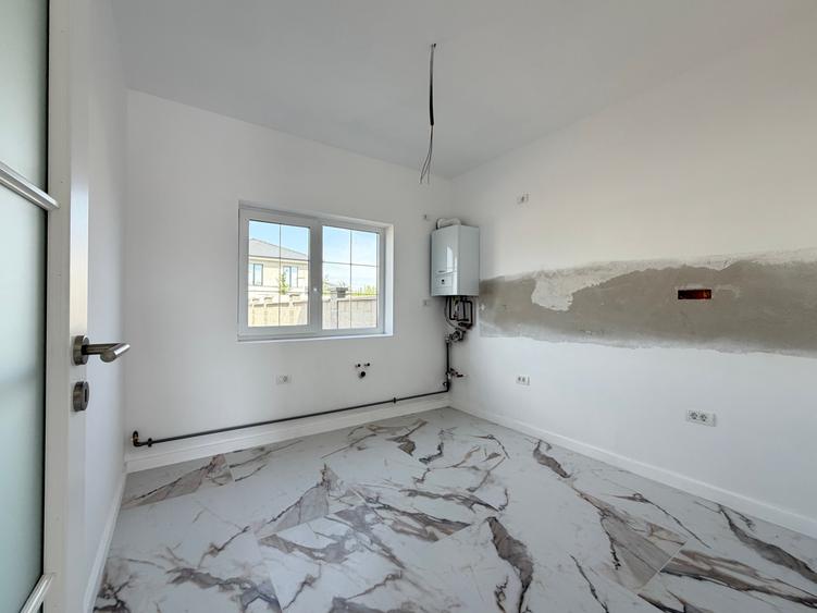 Duplex cu 5 camere cu Canalizare în Moșnița Nouă