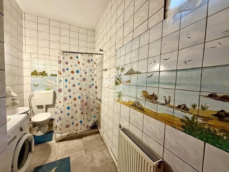 Casă cu 5 camere cu Canalizare în Dâmbul Rotund