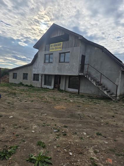 Casă cu 4 camere în Cheriu
