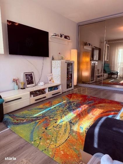 Apartament cu 3 camere decomandat în Valea Ialomiței