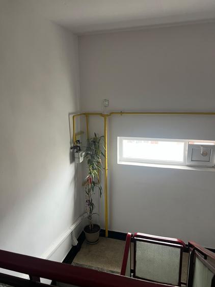 Apartament cu 3 camere decomandat în CET