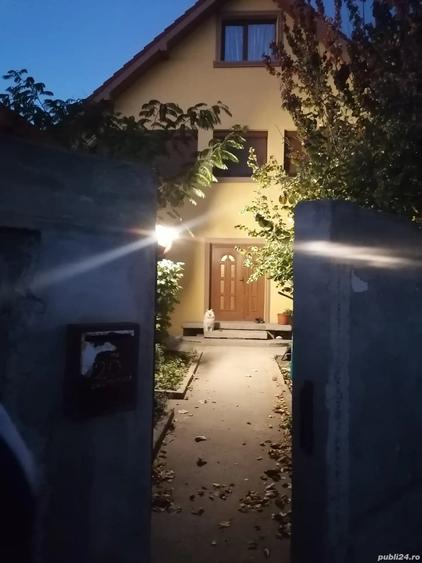 Casă cu 6 camere în Central