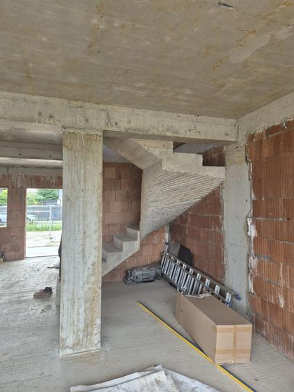 Casă cu 4 camere în Central